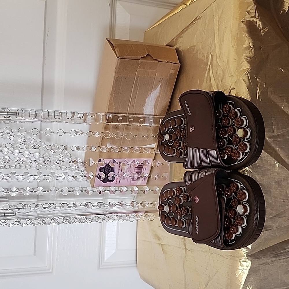 BYRIVER JADE ACUPUNCTURE SLIPPERS